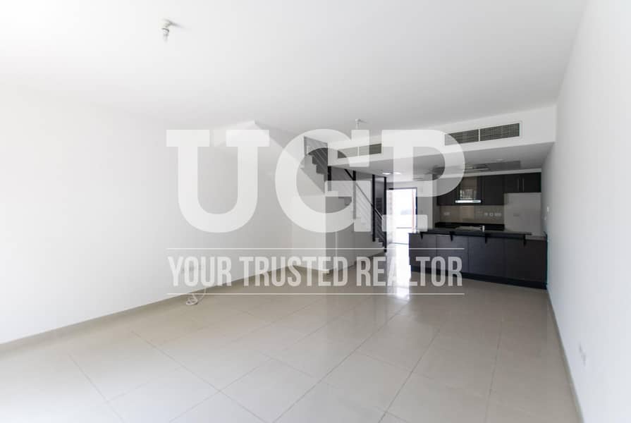 Well Maintained 3BR Villa with Huge Private Garden Well Maintained 3BR Villa with Huge Private Garden