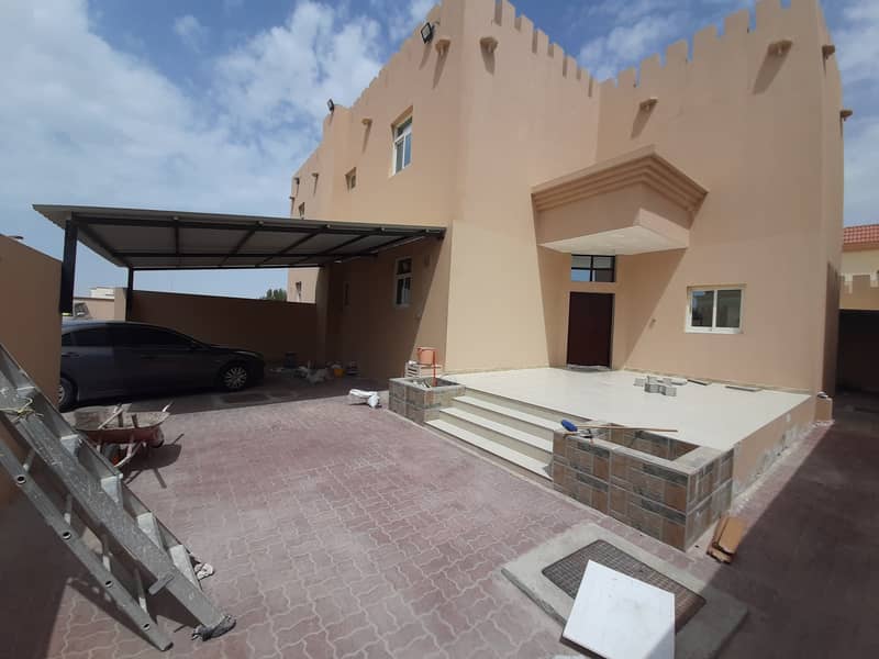 Villa In the city of Shakhbout 4Bedrooms are Huge and Masters with High end Bathroom and Toilet, Covered Parking Spaces