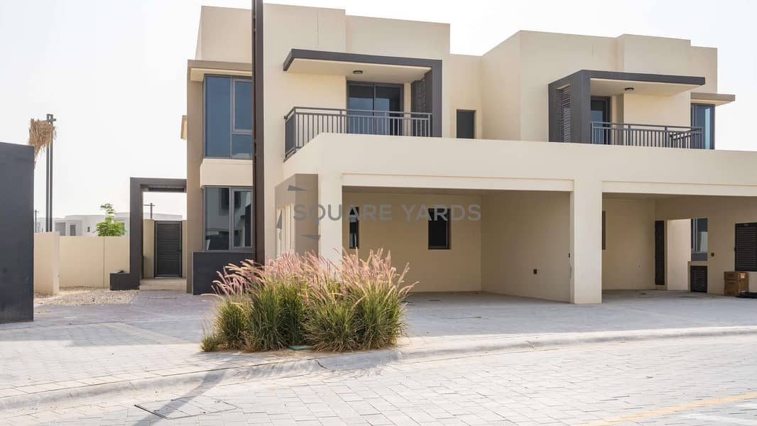 Amazing Location 3BR Villa in Maple 1 at AED 115K