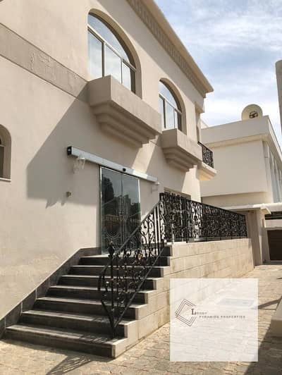 worth seeing villa with big yard and shaded parking worth seeing villa with big yard and shaded parking
