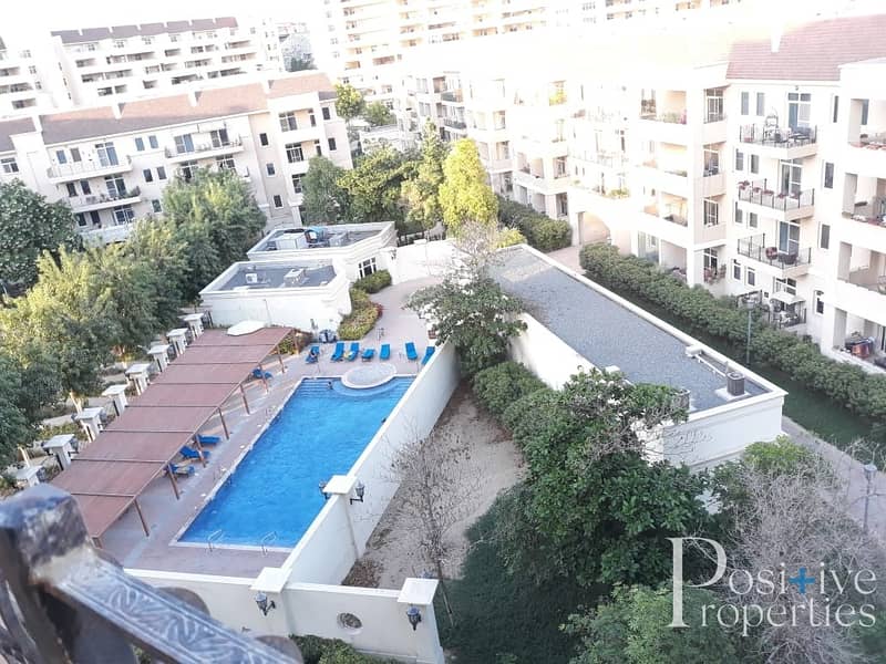 Pool View| 2 Bedrooms| Well maintained