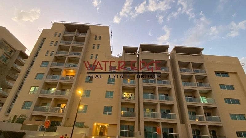 1BR with Balcony I Well Maintained