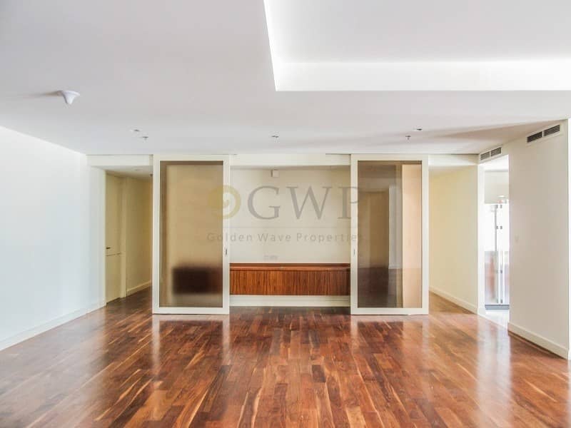 Largest 3 Bed + Maids|Plenty of Light|Great Location Largest 3 Bed + Maids|Plenty of Light|Great Location