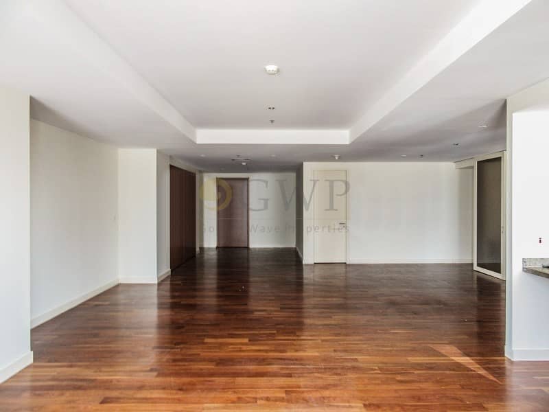 Largest 3 Bed + Maids|Plenty of Light|Great Location Largest 3 Bed + Maids|Plenty of Light|Great Location