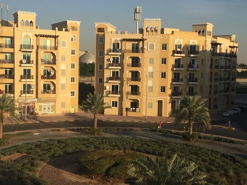 شقة في الحي الإماراتي،المدينة العالمية 19000 درهم - 4555135