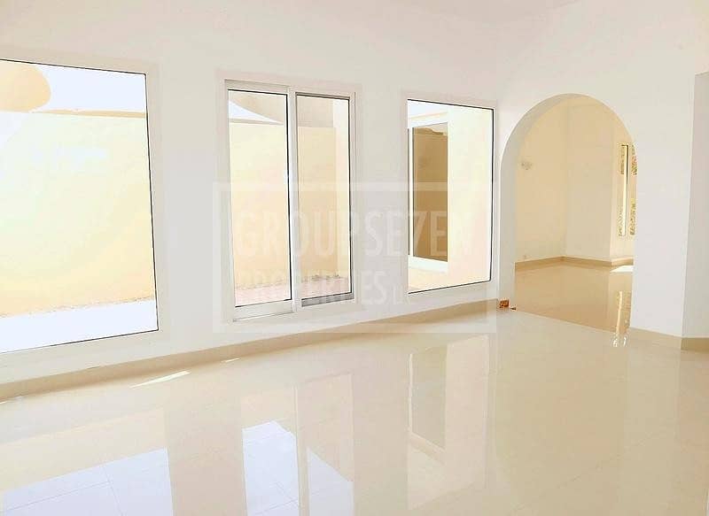 7 3 Beds Villa for Rent in Al Safa