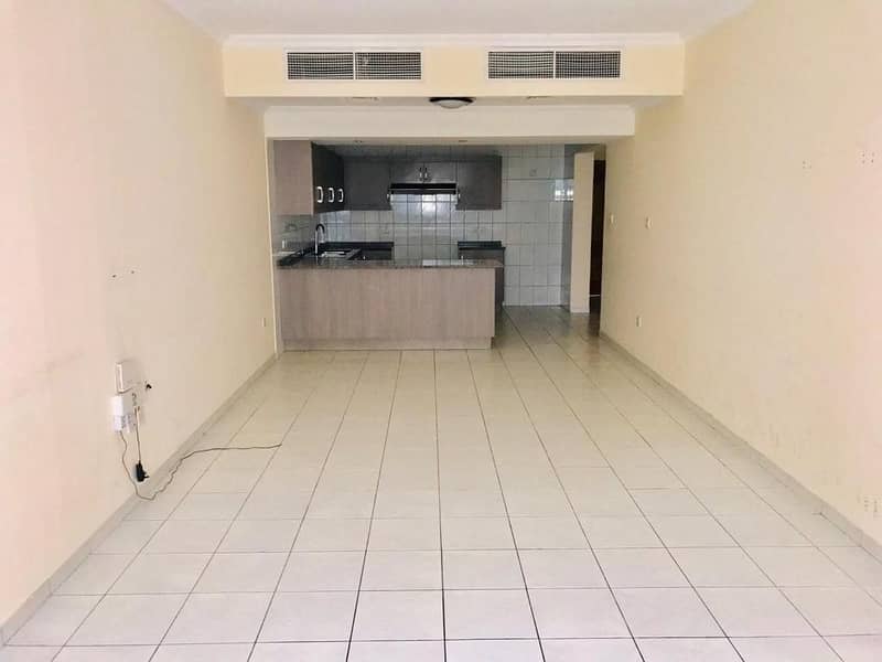 ON METRO 30 SECONDS WALK FROM METRO 1 BHK , 2 TOILETS , STORE ROOM , 1100 SQFT ON METRO 30 SECONDS WALK FROM METRO 1 BHK , 2 TOILETS , STORE ROOM , 1100 SQFT