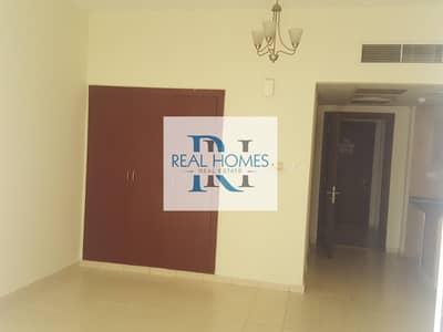 Studio with Balcony! First Floor! X Block Studio with Balcony! First Floor! X Block