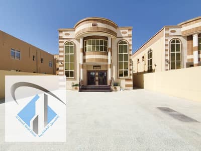 فيلا جديده بتشطيب سوبر ديلوكس و موقع ممتاز تملك حر لجميع الجنسيات . فيلا جديده بتشطيب سوبر ديلوكس و موقع ممتاز تملك حر لجميع الجنسيات .