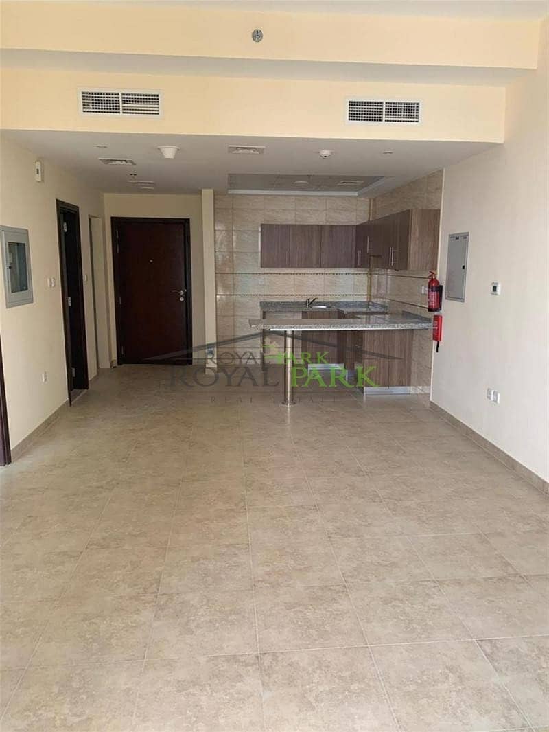 One Bedroom Apartment in JLT w/ Sea View