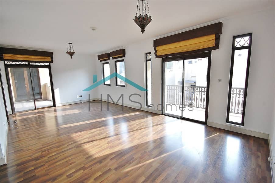 Huge Unit | Study/Bedroom | Area Specialist Huge Unit | Study/Bedroom | Area Specialist