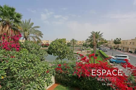Lake View Villa in Immaculate Condition Lake View Villa in Immaculate Condition