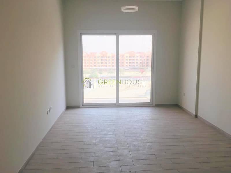 Beautiful Studio Apt. with Built-in Wardrobes | Oxford Residence