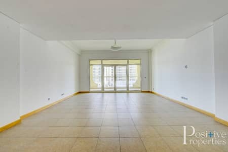 HUGE SIZE ONE BED ROOM APARTMENT IN PALM HUGE SIZE ONE BED ROOM APARTMENT IN PALM