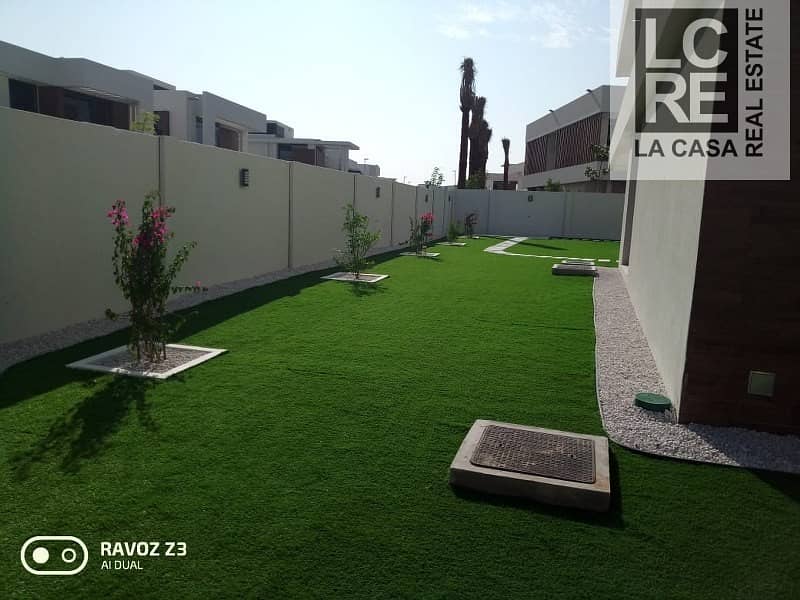 Corner Villa I High End 5 BR in West Yas! Corner Villa I High End 5 BR in West Yas!