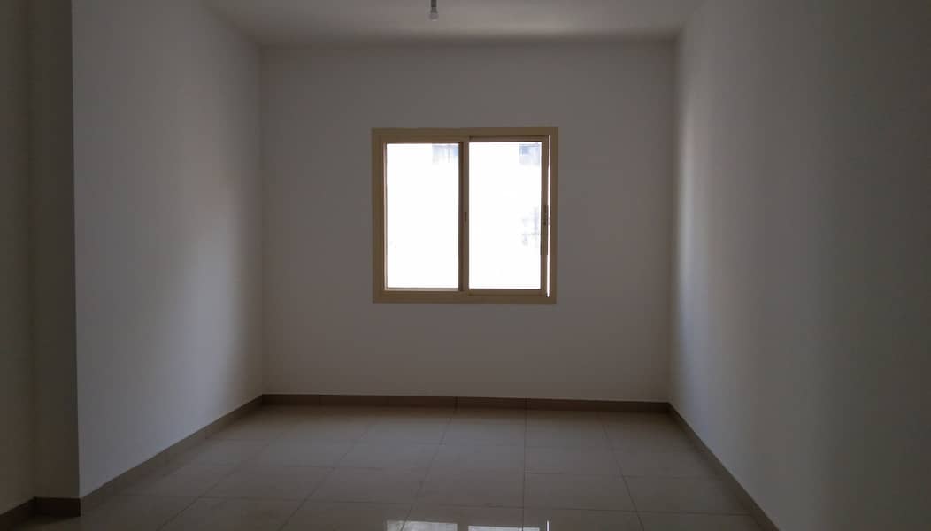 NEAR TO CENTRAL SCHOOL PRIME LOCATION FULL FAMILY BUILDING 2BHK  WITH GYM\POOL\PARKING FREE ONLY 45K