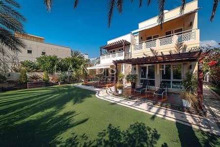 Vacant on Transfer Huge Plot Upgraded 4BR Villa Vacant on Transfer Huge Plot Upgraded 4BR Villa