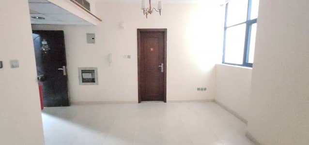 BIG STUDIO 6 CHEQ ONLY 20 K OPPOSITE TO SAHARA MALL PRAIM LOCATION BIG STUDIO 6 CHEQ ONLY 20 K OPPOSITE TO SAHARA MALL PRAIM LOCATION