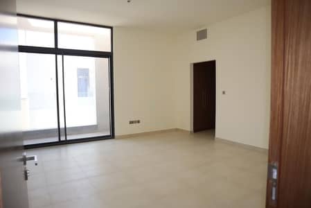 4 Bedroom Villa for Rent in Yas Island, Abu Dhabi - Hot deal with this massive 4BR villa in West Yas! 4 Bedroom Villa for Rent in Yas Island, Abu Dhabi - Hot deal with this massive 4BR villa in West Yas!