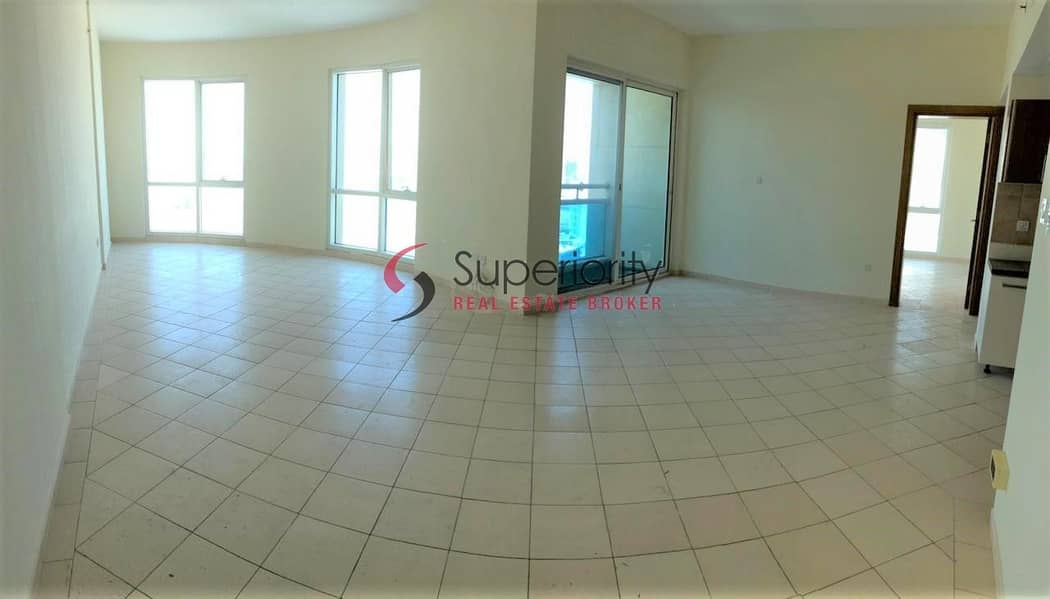 50% DEWA SD OFF + FREE EJARI | Lake View -  Well Maintained and Spacious  2BR for Rent in Lago Vista B