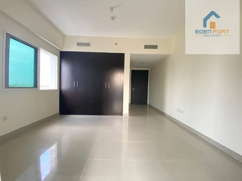 Spacious unfurnished one bedroom apartment Spacious unfurnished one bedroom apartment