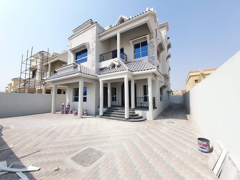 For sale 6-room villa + roof in a very privileged location with the possibility of bank financing