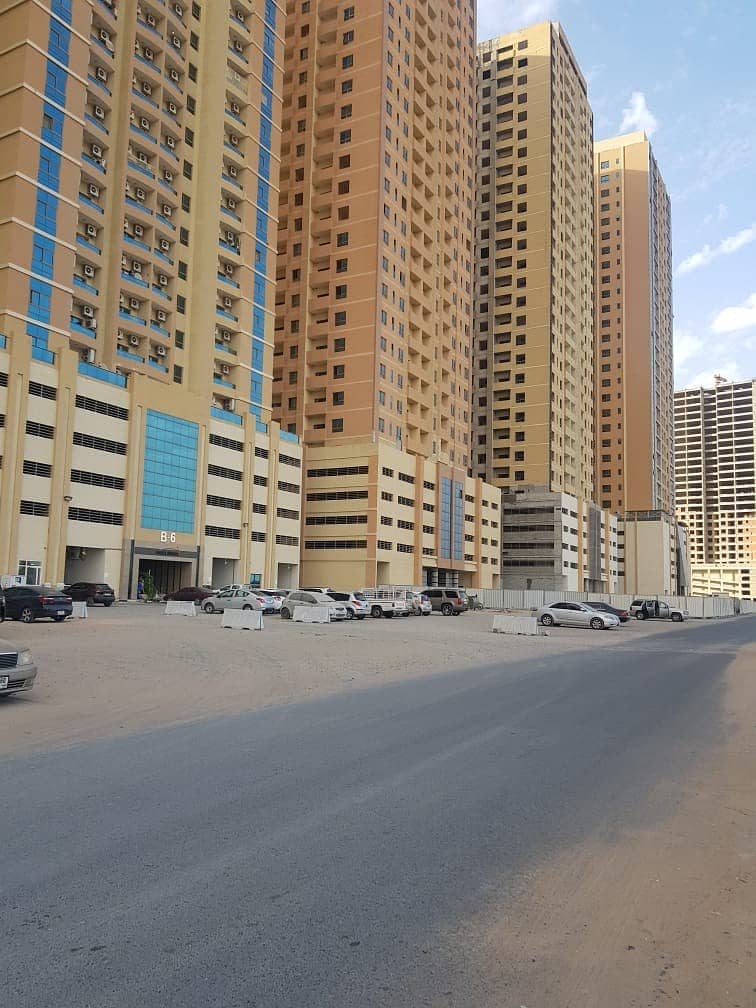 BEST OFFER !! 4 BHK BEAUTIFUL SPACIOUS WITH PARKING PARADISE LAKE TOWER DIRECT EMIRATES ROAD BEST OFFER !! 4 BHK BEAUTIFUL SPACIOUS WITH PARKING PARADISE LAKE TOWER DIRECT EMIRATES ROAD