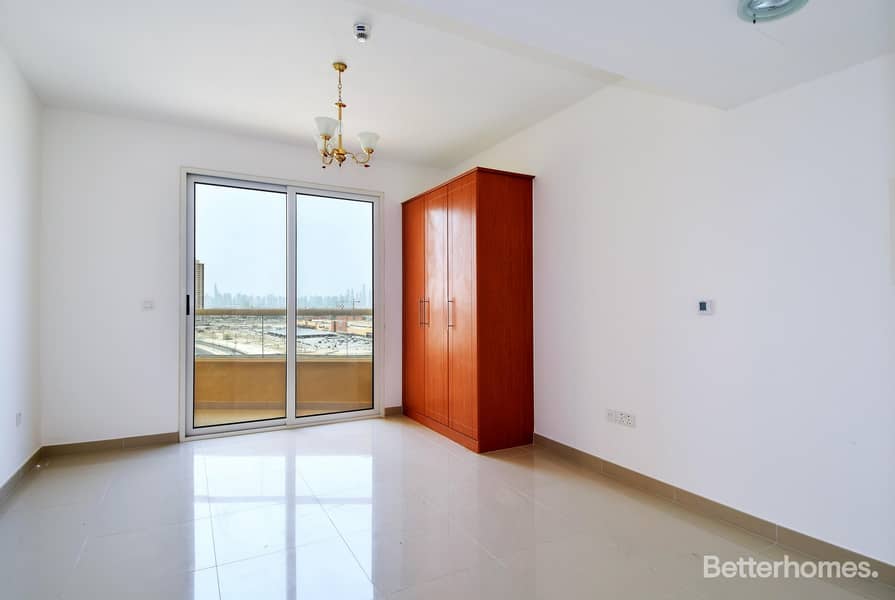 **HOT DEAL** 230K For Sale Studio **HOT DEAL** 230K For Sale Studio