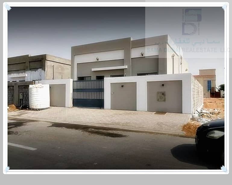 Luxurious villa with attractive modern design for sale at an ideal price