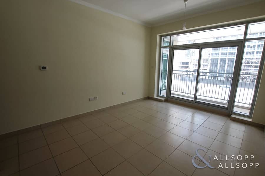 Available | 1 Bedroom | Spacious Layout
