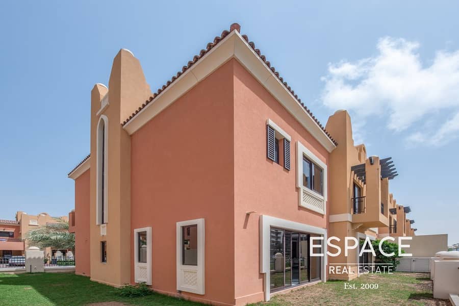 Modern Townhouse | Sports City | 5 Bed