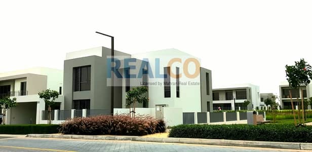 Best Location on the park 5bed sidra villa move in Best Location on the park 5bed sidra villa move in