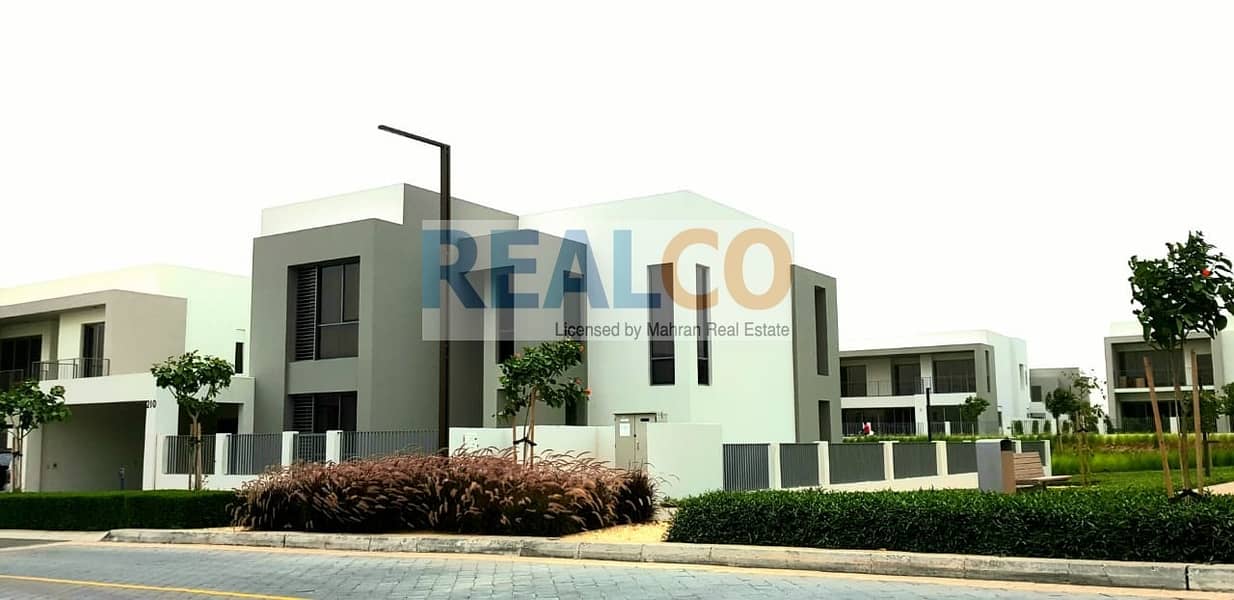 Best Location on the park 5bed sidra villa move in Best Location on the park 5bed sidra villa move in