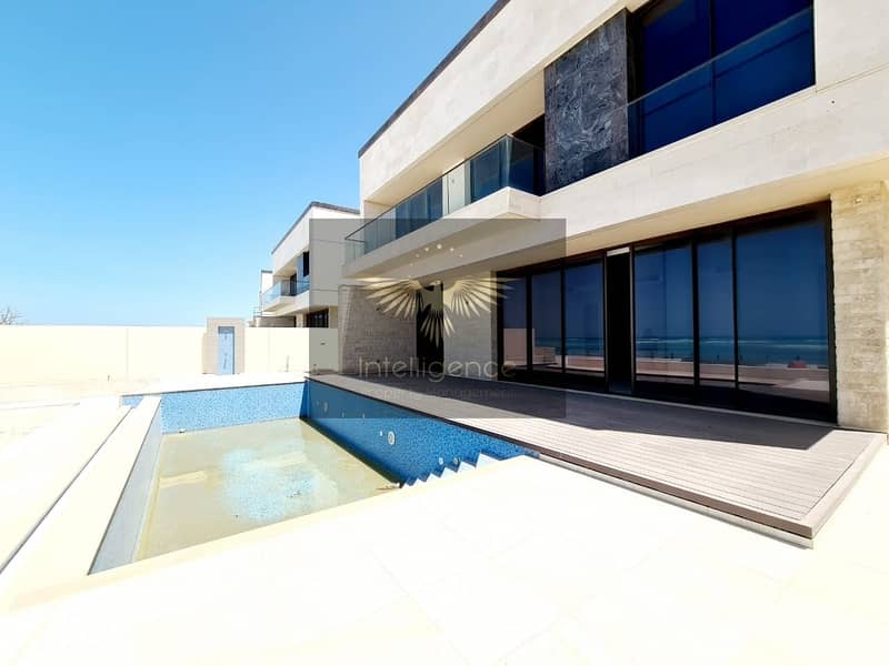 Live in a Peaceful and Luxurious Beachfront Villa! Live in a Peaceful and Luxurious Beachfront Villa!
