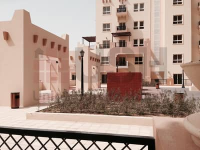 3 Beds Apt with Large Terrace on Podium. 3 Beds Apt with Large Terrace on Podium.