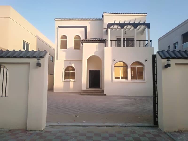 For sale luxury 5 bedroom master villa with a prime location of 5000 feet near Sheikh Mohammed bin Zayed Street