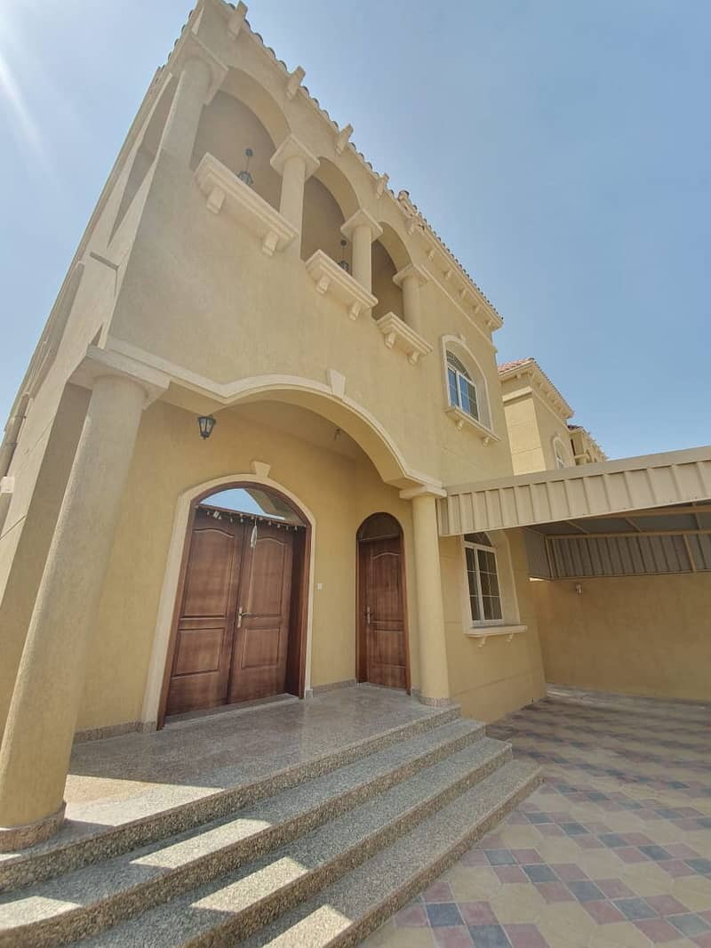 Villa for sale at a very attractive price, super duplex finishes, close to all services, freehold%