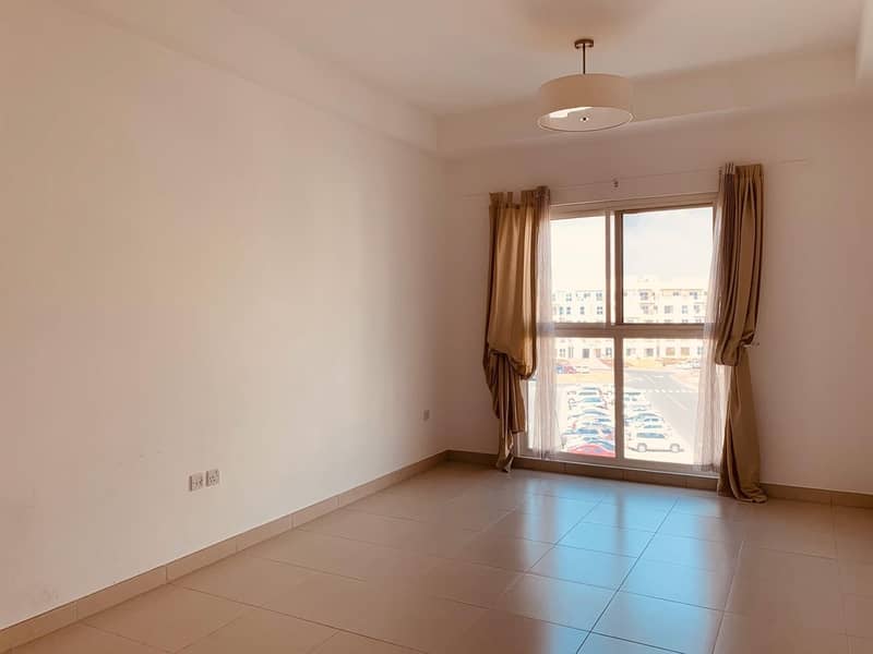 48k WELL MAINTAINED 2 BEDROOM IN DUBAI GATE 2