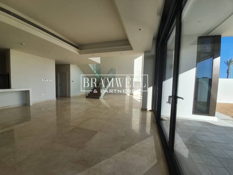 High-End Brand New Townhouse Available Now For Sale! High-End Brand New Townhouse Available Now For Sale!