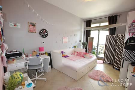 3 Bedrooms Plus Maids | Upgraded Kitchen 3 Bedrooms Plus Maids | Upgraded Kitchen