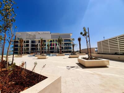 Prestigious And Modern 1 BR Apartment with Huge Balcony Prestigious And Modern 1 BR Apartment with Huge Balcony
