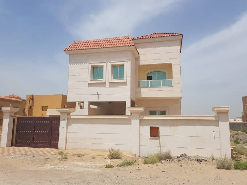 Villa for sale, Super Deluxe finishes, stone facade, freehold, without down payment, large banking facilities