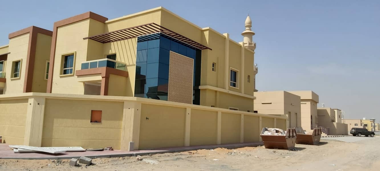 this villa next to the mosque and near all services
