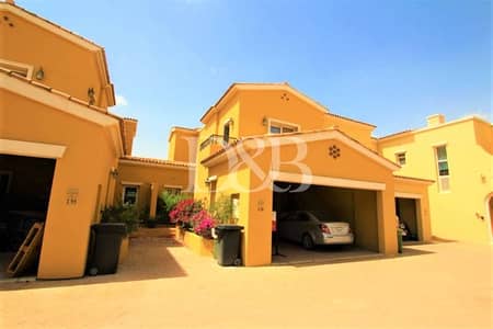 Stunning Lake View | Vacant | 2 Parking Stunning Lake View | Vacant | 2 Parking