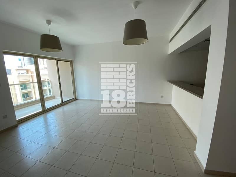 Bright & Spacious | Vacant Mid May 2020 Bright & Spacious | Vacant Mid May 2020