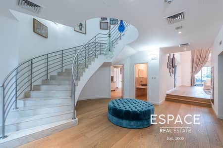 Lovely Upgraded Villa with Marina View Lovely Upgraded Villa with Marina View