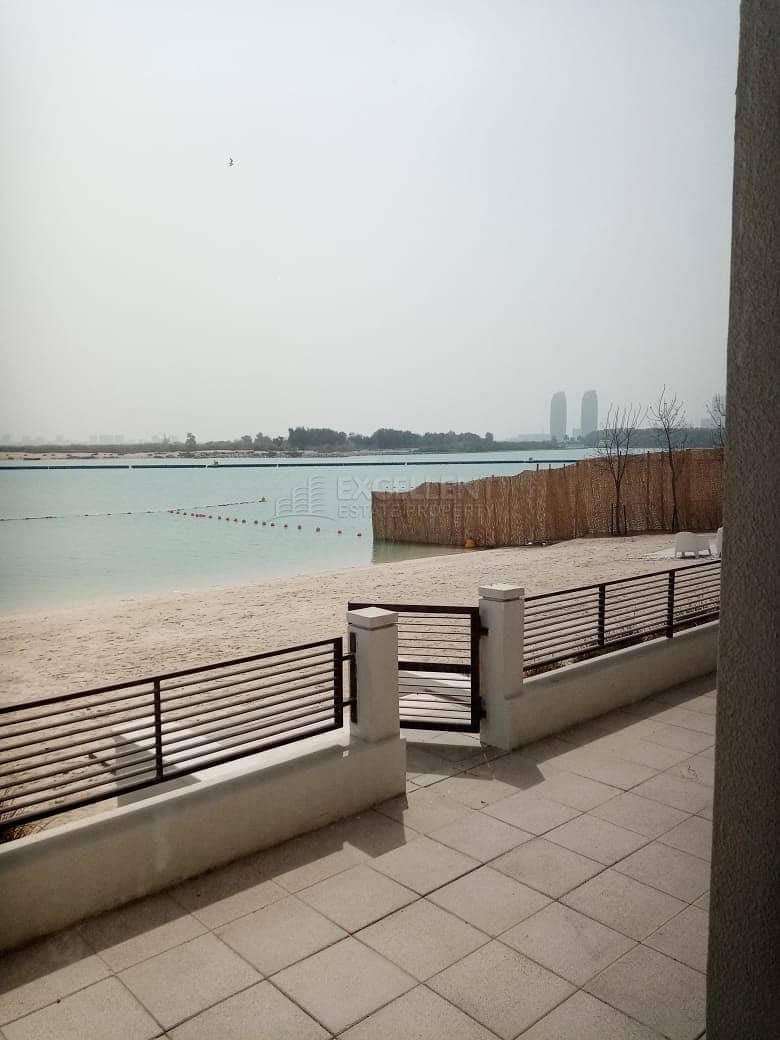 Waterfront Fabulous 5BH Villa with Private Beach Access Waterfront Fabulous 5BH Villa with Private Beach Access