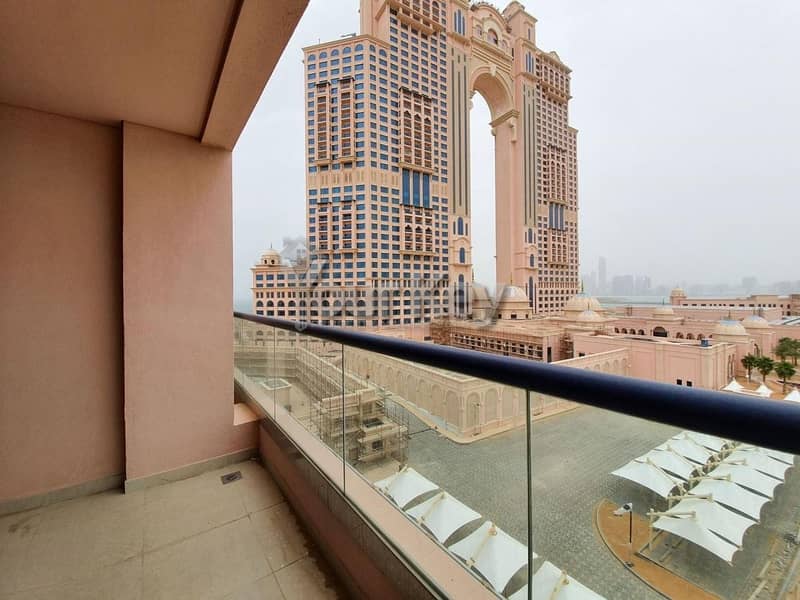 Live in Luxury 1BHK + Complete Facilities Marina View Live in Luxury 1BHK + Complete Facilities Marina View