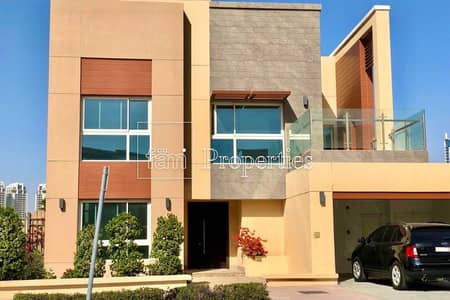 VACANT - SINGLE ROW - THE BIGGEST 4BR VACANT - SINGLE ROW - THE BIGGEST 4BR