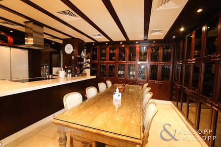 Extended and Upgraded | 4 Beds Townhouse Extended and Upgraded | 4 Beds Townhouse